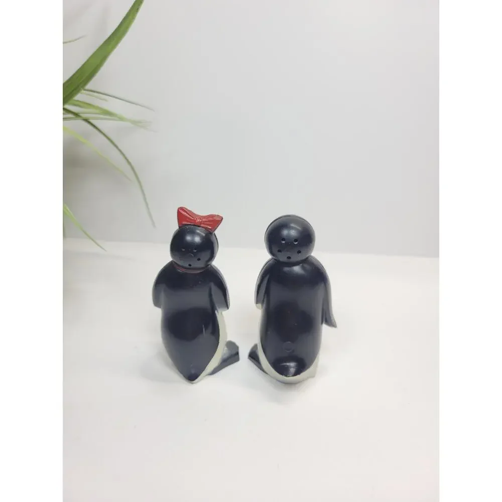 Vintage 1950s Kool Cigarette Willie Millie Penguin Salt Pepper Shaker Set